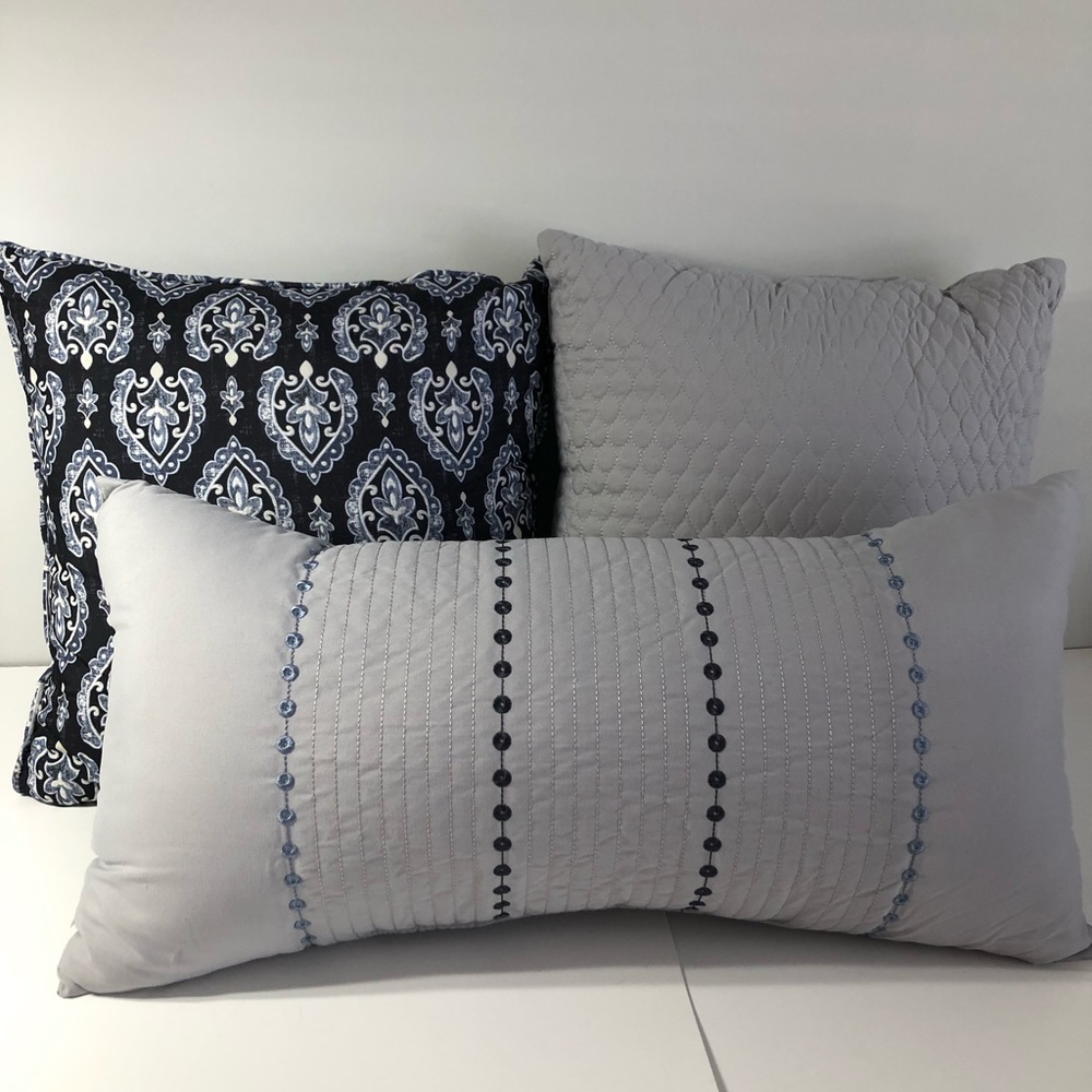 Bedroom Accent Pillows